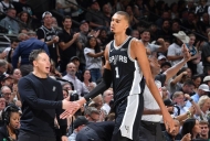抢七胜率雷霆62.2%对马刺37.8% ESPN看衰马刺晋级 文班亚马却这样说：当你命悬一线的时候，就是该拼到底的时候
