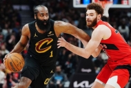 神剧情!NBA季后赛战报:骑士加时遭三分准绝杀+丢反绝杀三分 哈登米切尔齐迎里程悲 附录像回放