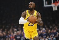 詹里空砍54分!雷霆再胜湖人2-0领先 SGA轻取22分 两队多次出现争议判罚 附比赛数据战报|录像回放