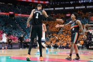 NBA半决赛录像完整版-森林狼vs马刺G1全场回放(5.5)文班亚马12记盖帽创历史 尚帕尼错失绝杀 附比赛数据战报